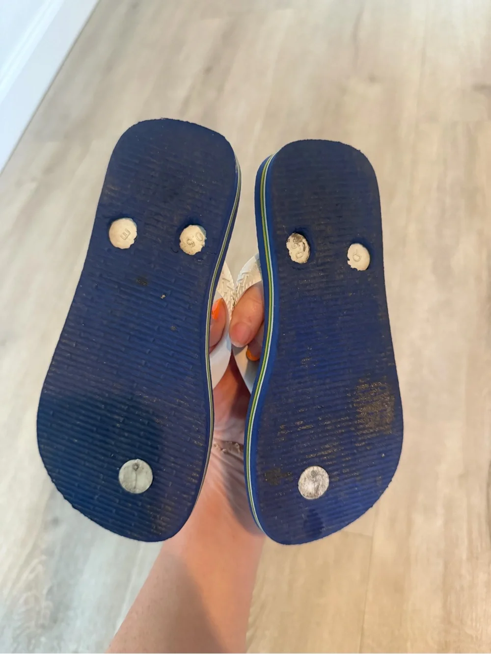 Havaianas Kids boys Royal Blue Flip Flops with White Straps size 27-28